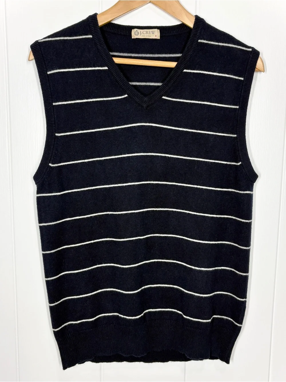 J. Crew Men’s V-Knit Sleeveless Striped Vest Size Small Navy Blue White
